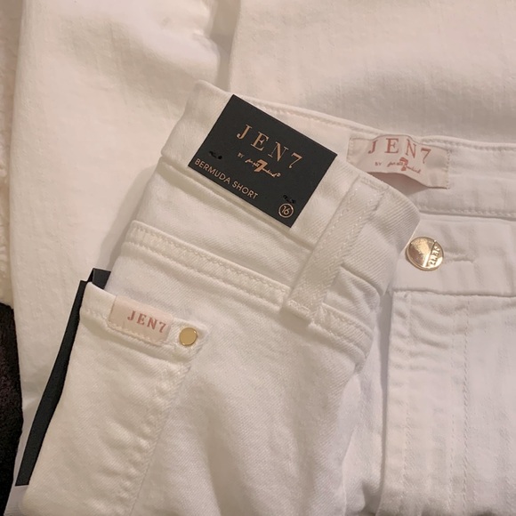 JEN 7 BY 7 FOR ALL MANKIND NEW Denim Bermuda Short in White Size 16 - Picture 4 of 4
